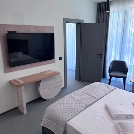 Hotel Eforie Nord 3* אפורי נורד