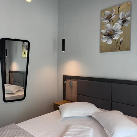 Hotel Eforie Nord מלון 3*