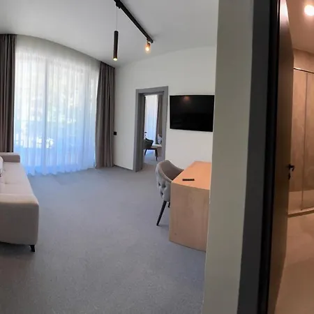 Hotel Eforie Nord 3* אפורי נורד