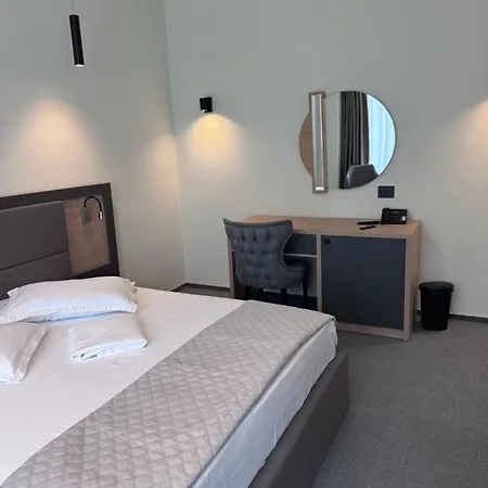 Hotel Eforie Nord מלון 3*